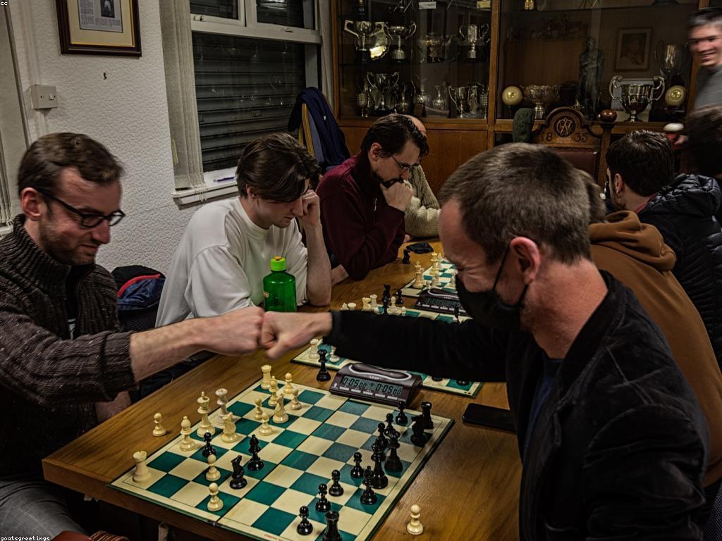 យុទ្ធសាស្ត្រការលេង: ការបង្ហាញពីការប្រកួតជាមួយអ្នកប្រើប្រាស់