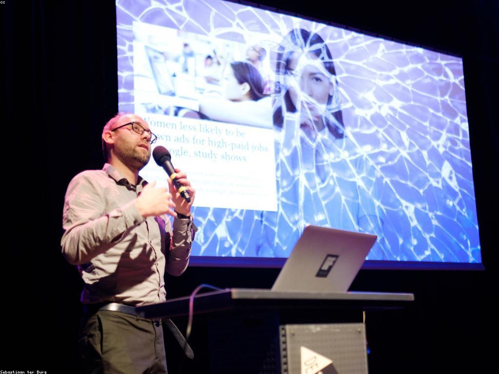 ការយល់ដឹងអំពីព័ត៌មានថ្មីៗនៅក្នុងសង្គមអនឡាញ