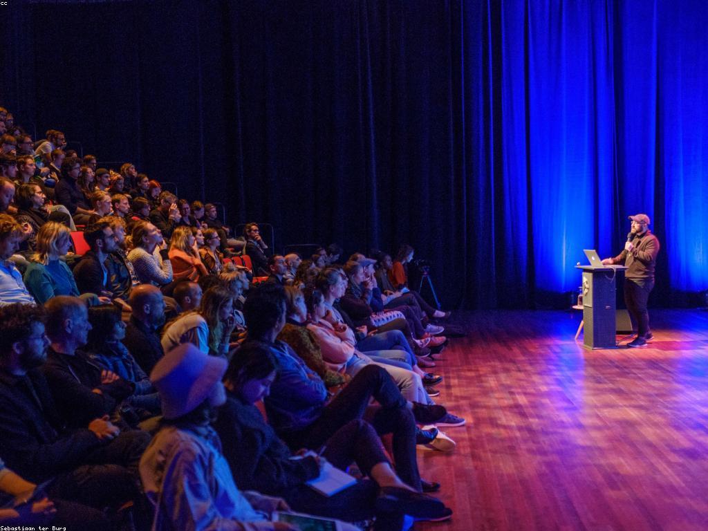 ការបកស្រាយនិន្នាការថ្មីៗក្នុងព័ត៌មាន